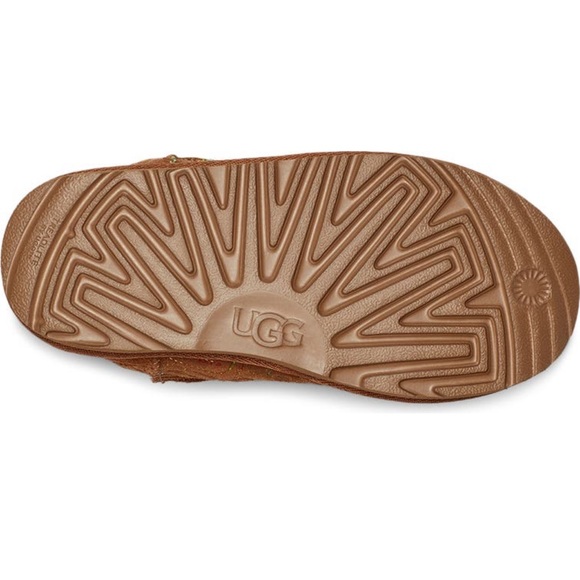 UGG Kids Classic II Graphic Stitch Short Boot - Picture 3 of 7